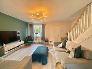Lounge- click for photo gallery
